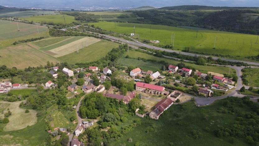 Prodej komerční nemovitosti, Rtyně nad Bílinou - Malhostice, 10712 m2