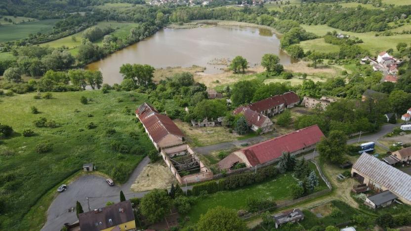 Prodej komerční nemovitosti, Rtyně nad Bílinou - Malhostice, 10712 m2