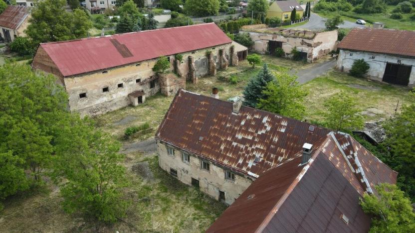 Prodej komerční nemovitosti, Rtyně nad Bílinou - Malhostice, 10712 m2