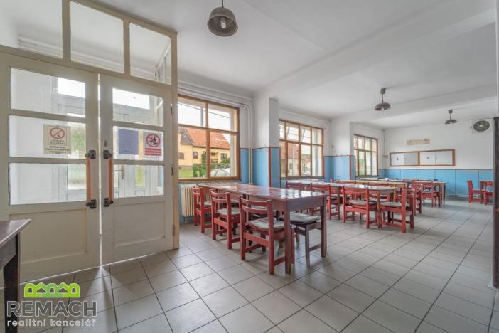 Prodej obchodního prostoru, Vlčnov, 670 m2