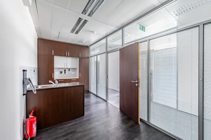 Pronájem kanceláře, Praha - Stodůlky, Bucharova, 280 m2