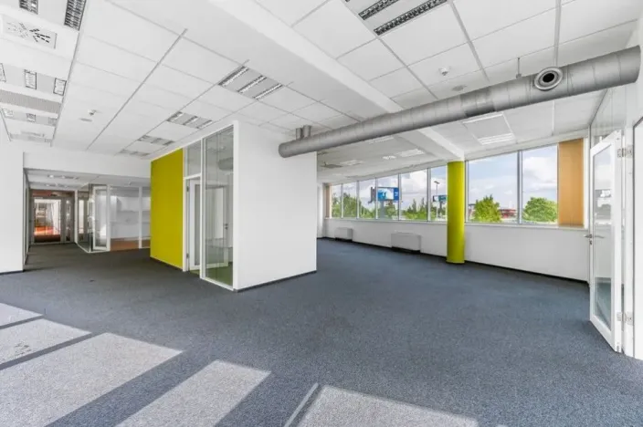 Pronájem kanceláře, Praha - Nusle, Doudlebská, 974 m2