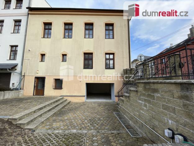 Pronájem garáže, Vítkov, náměstí Jana Zajíce, 12 m2