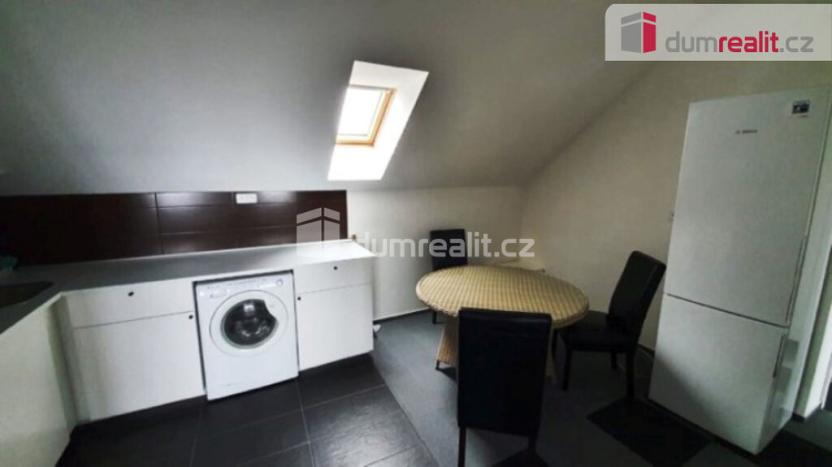 Pronájem bytu 1+kk, Praha - Hostavice, Pilská, 18 m2