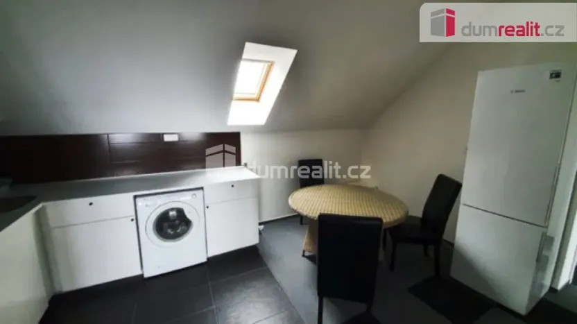 Pronájem bytu 1+kk, Praha - Hostavice, Pilská, 18 m2