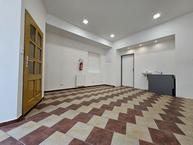 Prodej obchodního prostoru, Plzeň, Sladkovského, 156 m2