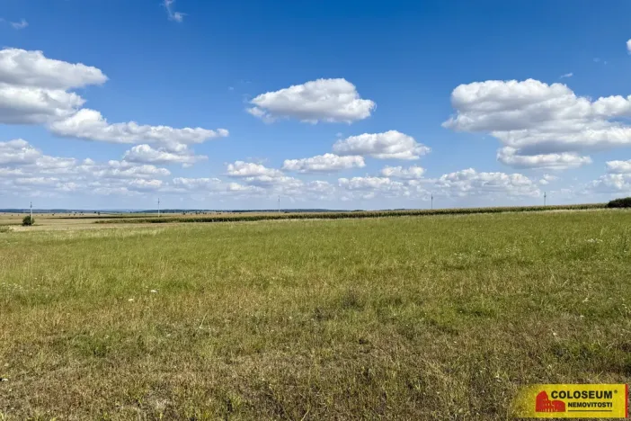 Prodej pozemku pro komerční výstavbu, Znojmo, 22332 m2