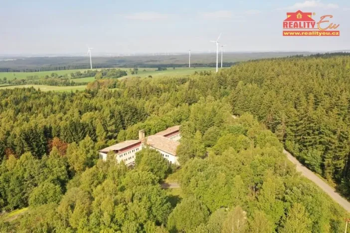 Prodej komerční nemovitosti, Krásná, 2731 m2