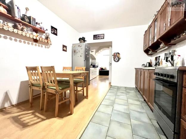 Prodej vícegeneračního domu, Žatec, Žižkovo náměstí, 200 m2