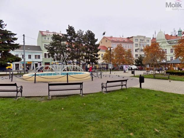 Pronájem obchodního prostoru, Teplice, Benešovo náměstí, 68 m2