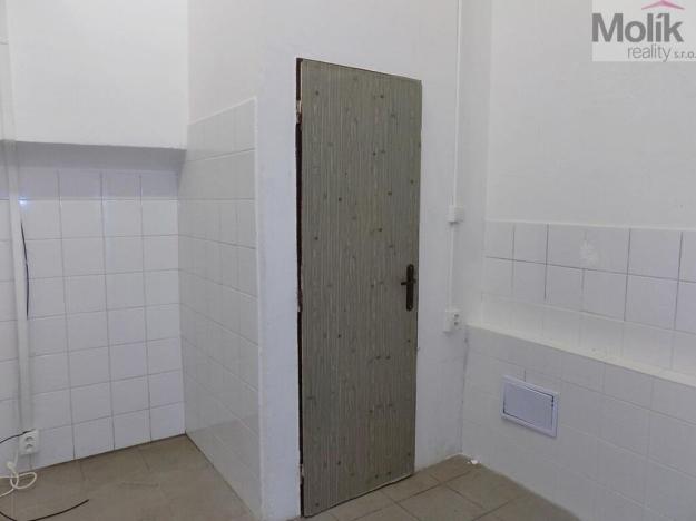 Pronájem obchodního prostoru, Teplice, Benešovo náměstí, 68 m2