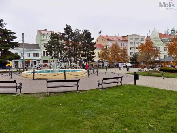 Pronájem obchodního prostoru, Teplice, Benešovo náměstí, 68 m2