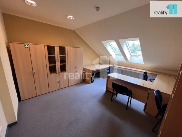 Pronájem kanceláře, Karlovy Vary - Dvory, Chebská, 22 m2