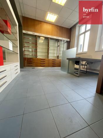 Pronájem obchodního prostoru, Opava, náměstí Slezského odboje, 23 m2