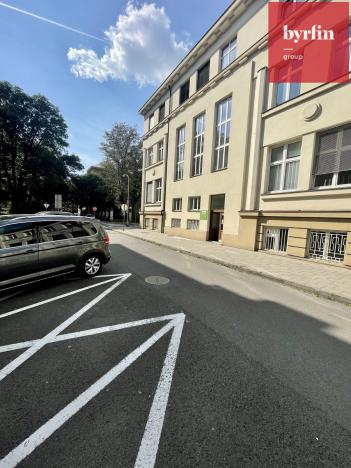 Pronájem obchodního prostoru, Opava, náměstí Slezského odboje, 23 m2