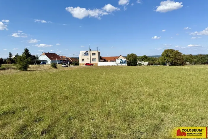 Prodej pozemku pro komerční výstavbu, Znojmo - Mramotice, 8168 m2