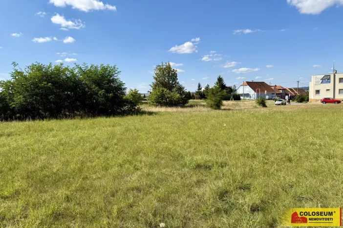Prodej pozemku pro komerční výstavbu, Znojmo - Mramotice, 8168 m2