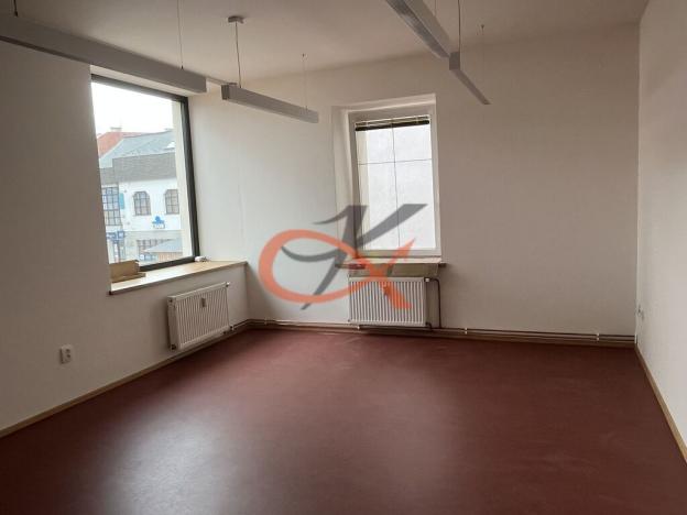 Pronájem kanceláře, Rožnov pod Radhoštěm, Masarykovo náměstí, 23 m2