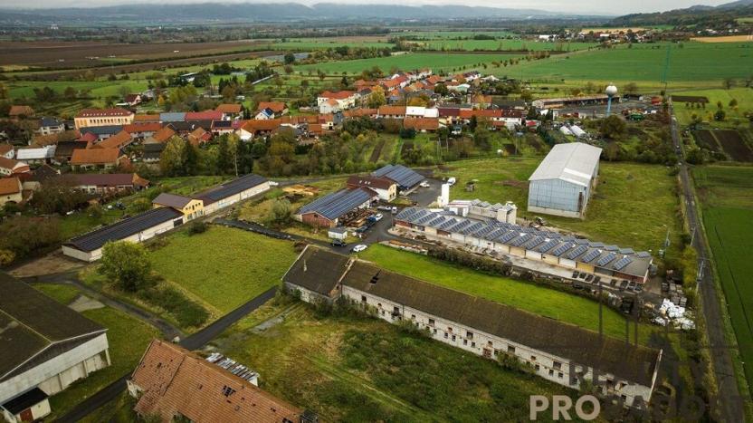 Prodej výrobních prostor, Radslavice, 3300 m2