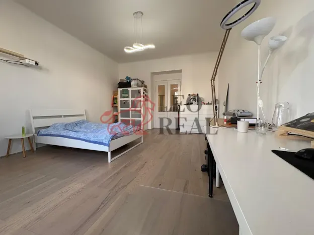 Pronájem bytu 1+kk, Praha - Vršovice, 28. pluku, 43 m2
