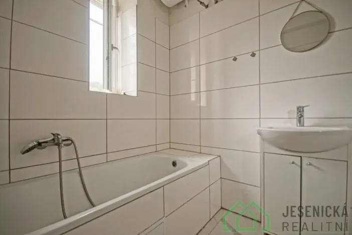 Pronájem bytu 1+1, Vápenná, 42 m2