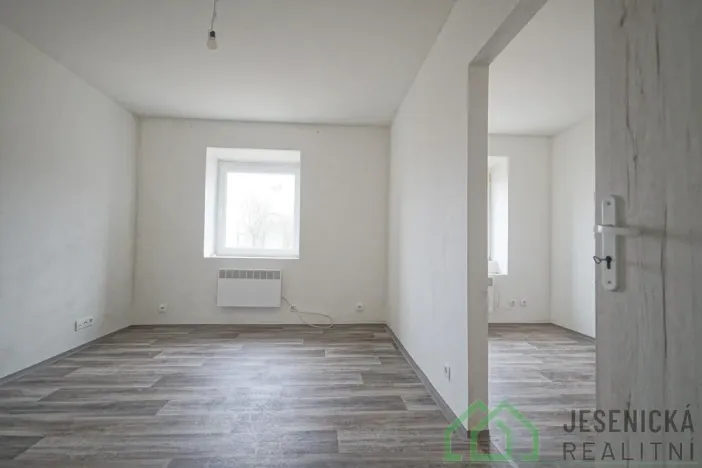 Pronájem bytu 1+1, Vápenná, 42 m2