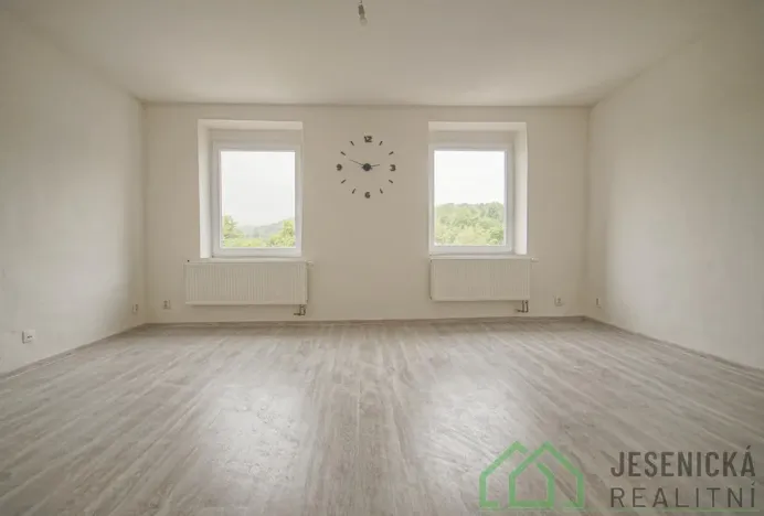 Pronájem bytu 1+1, Vápenná, 42 m2