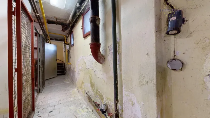 Prodej obchodního prostoru, Kralupy nad Vltavou, Hostivítova, 485 m2