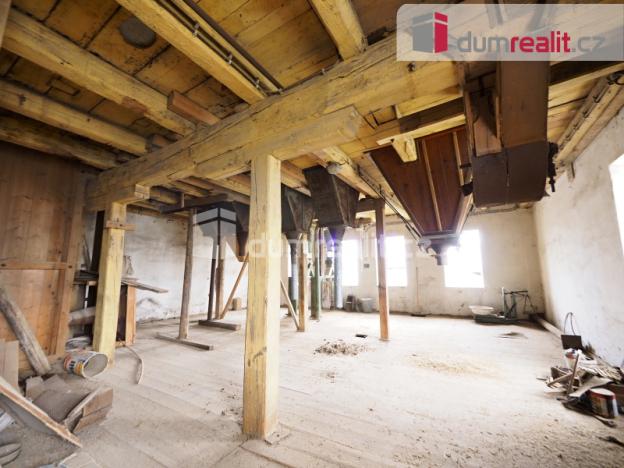 Prodej výrobních prostor, Mšeno, Boleslavská, 2000 m2