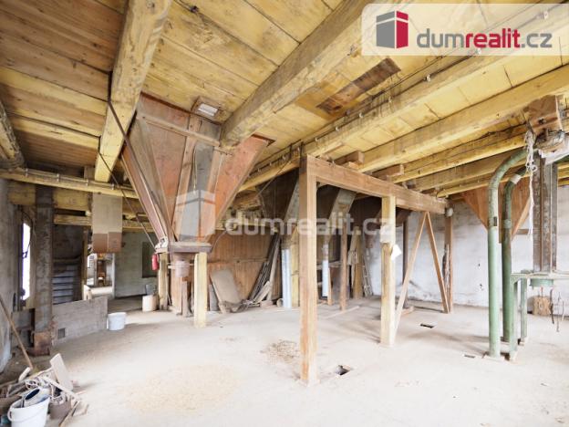 Prodej výrobních prostor, Mšeno, Boleslavská, 2000 m2