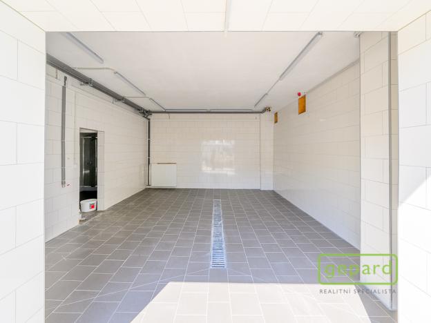 Prodej obchodního prostoru, České Budějovice, Dr. Bureše, 1032 m2