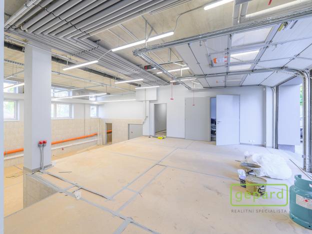 Prodej obchodního prostoru, České Budějovice, Dr. Bureše, 1032 m2