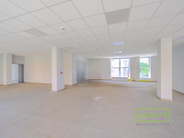 Prodej obchodního prostoru, České Budějovice, Dr. Bureše, 1032 m2