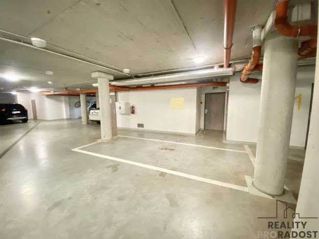 Pronájem garážového stání, Olomouc, Jarmily Glazarové, 12 m2