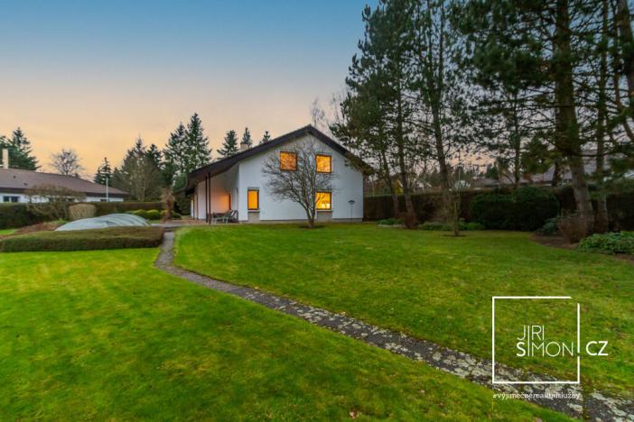 Prodej rodinného domu, Kamenice, Kruhová, 271 m2