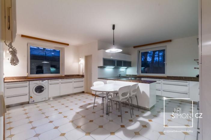 Prodej rodinného domu, Kamenice, Kruhová, 271 m2