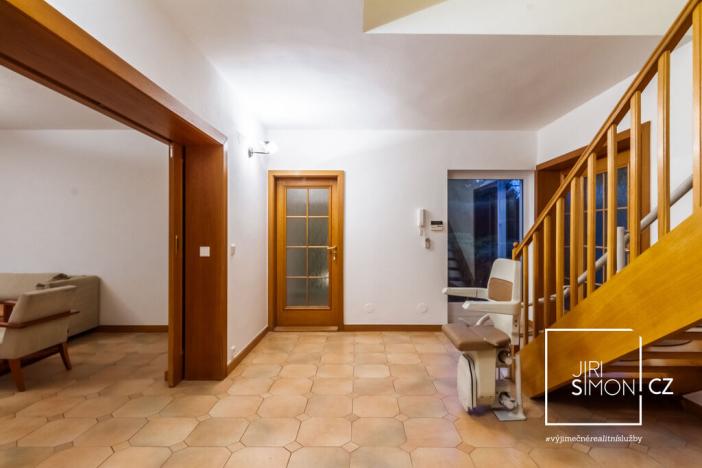 Prodej rodinného domu, Kamenice, Kruhová, 271 m2