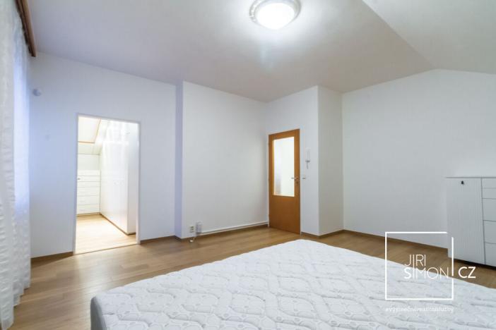 Prodej rodinného domu, Kamenice, Kruhová, 271 m2