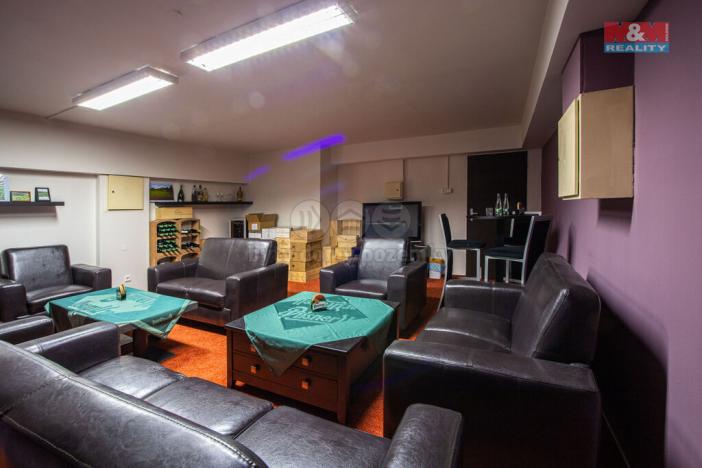 Prodej obchodního prostoru, Pardubice - Bílé Předměstí, Dašická, 1230 m2