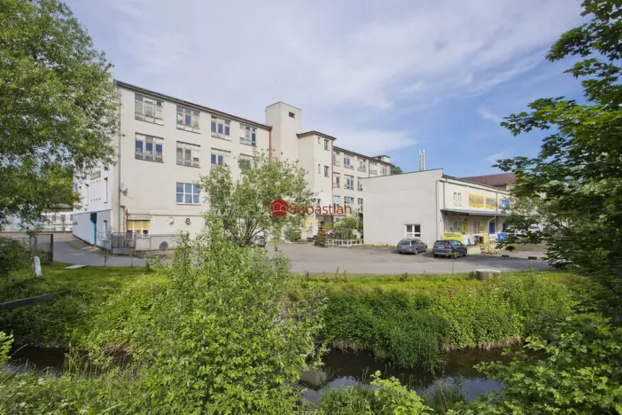 Pronájem skladu, Pelhřimov, Křemešnická, 1000 m2