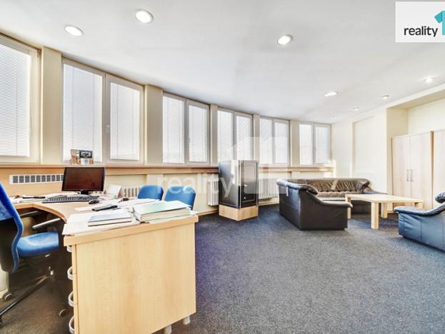 Prodej komerční nemovitosti, Napajedla, 2. května, 4196 m2