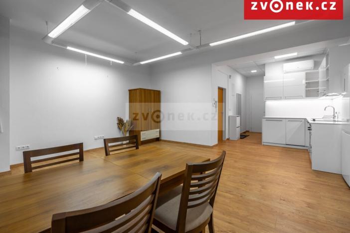 Pronájem bytu 2+kk, Zlín, Dlouhá, 50 m2