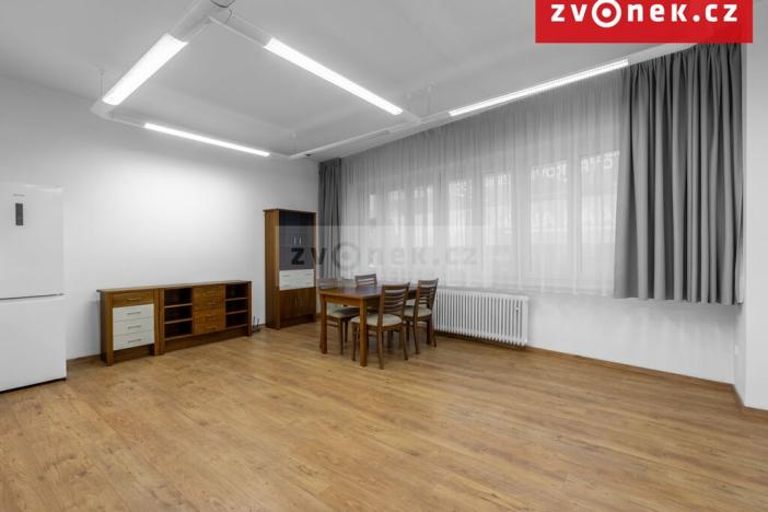 Pronájem bytu 2+kk, Zlín, Dlouhá, 50 m2