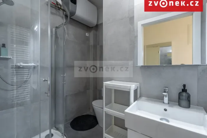 Pronájem bytu 2+kk, Zlín, Dlouhá, 50 m2