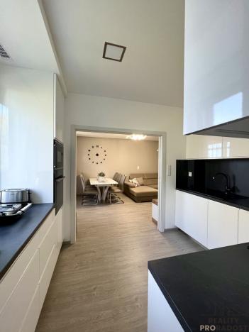 Prodej bytu 3+1, Jesenice, 96 m2