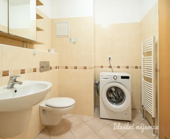 Pronájem bytu 1+kk, Praha - Kunratice, Za valem, 42 m2