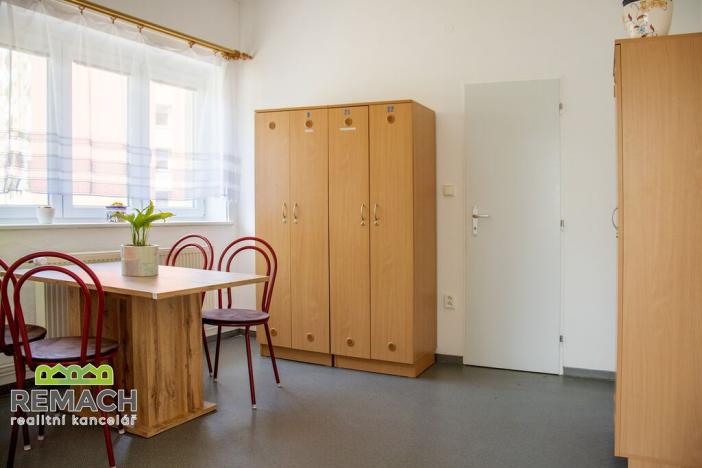 Pronájem obchodního prostoru, Náchod, Smiřických, 1100 m2