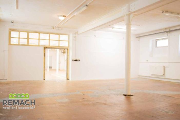 Pronájem obchodního prostoru, Náchod, Smiřických, 1100 m2