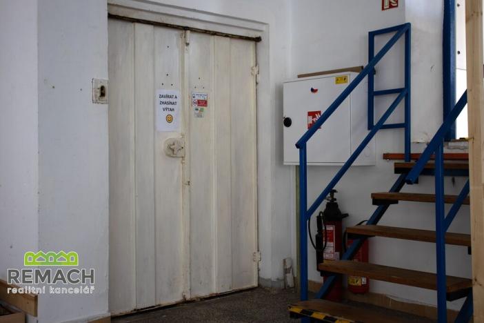 Pronájem obchodního prostoru, Náchod, Smiřických, 1100 m2