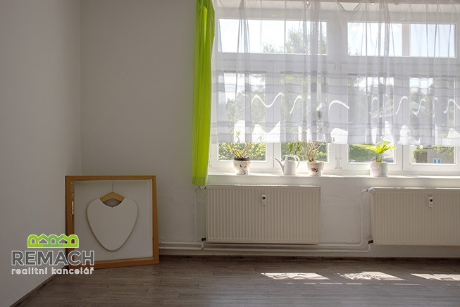 Pronájem obchodního prostoru, Náchod, Smiřických, 1100 m2